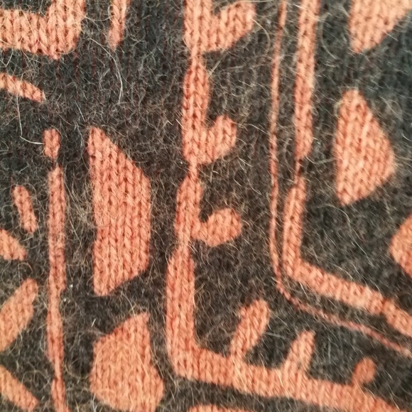 Forever 21 Pullover - Picture 4 of 4